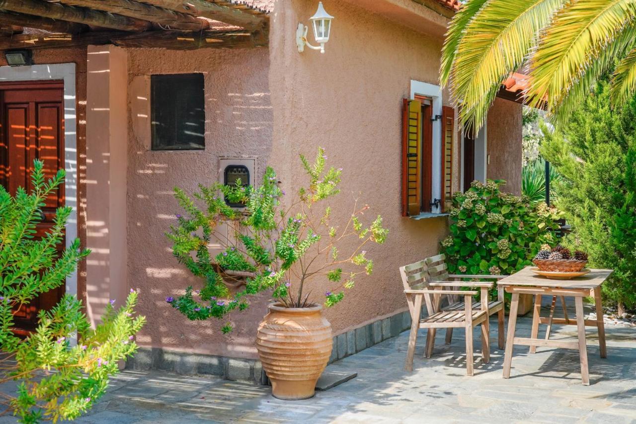 Giola Bungalows Sirines Astris Bagian luar foto