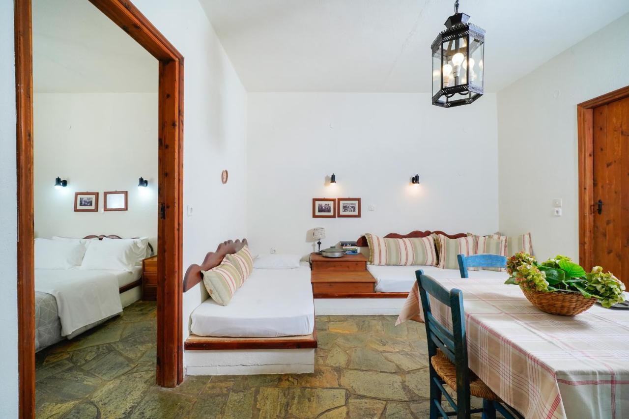 Giola Bungalows Sirines Astris Bagian luar foto