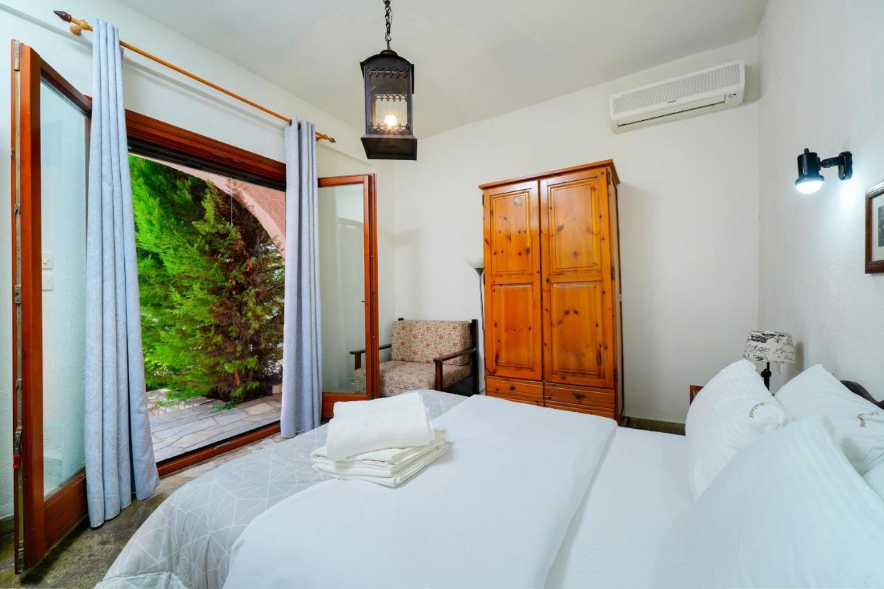 Giola Bungalows Sirines Astris Bagian luar foto