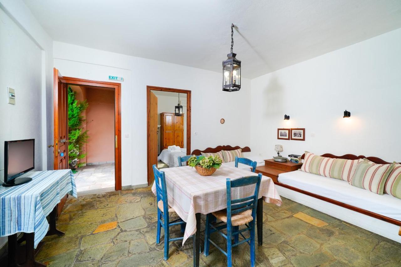 Giola Bungalows Sirines Astris Bagian luar foto